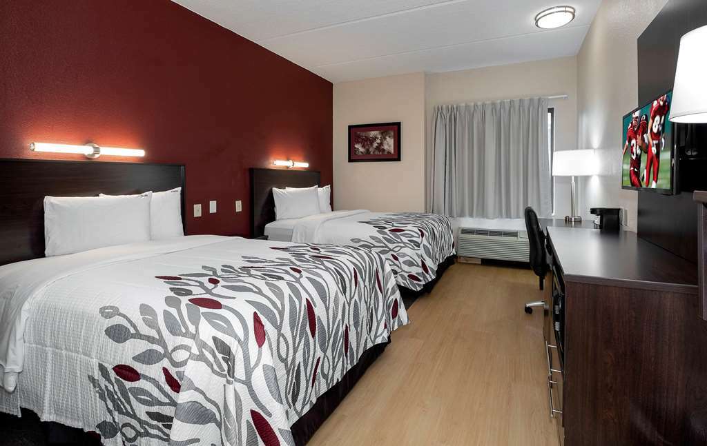 Red Roof Inn Plus Raleigh Downtown Ncsu Conv Center Номер фото